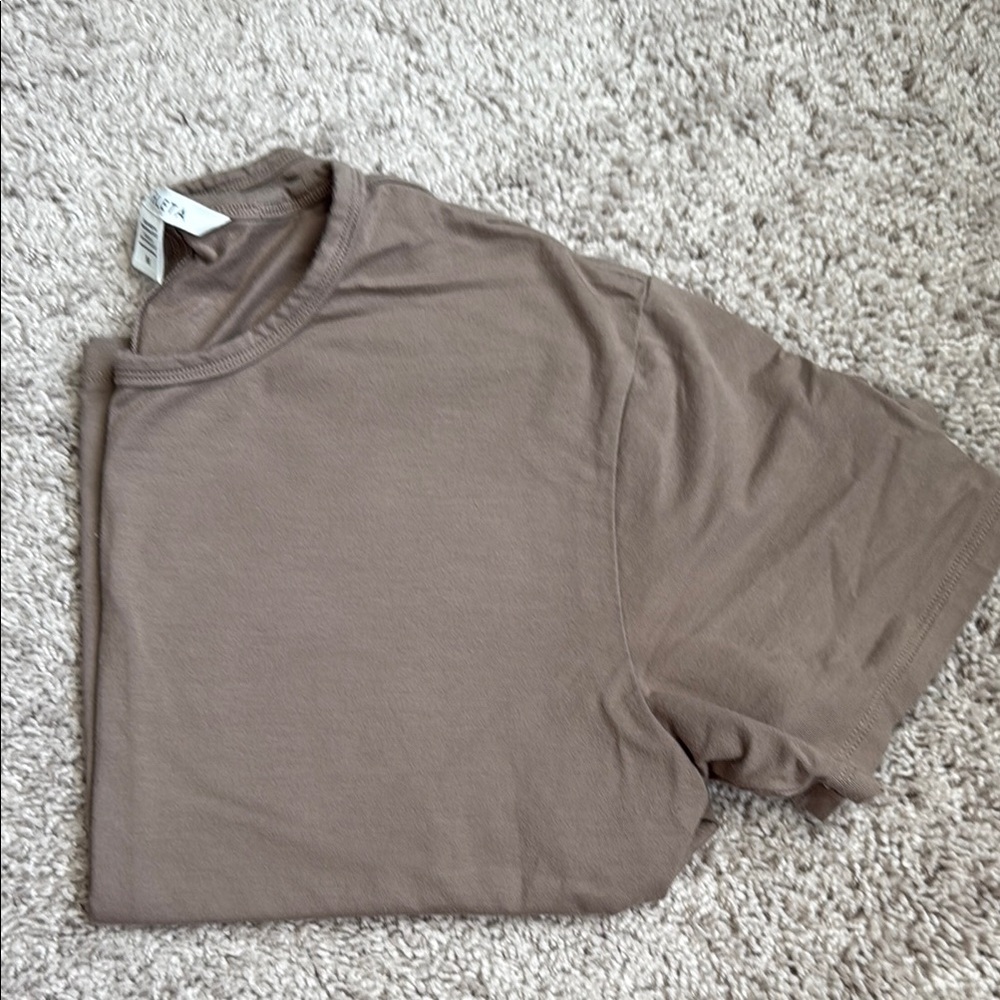 Athleta Essential tee.
